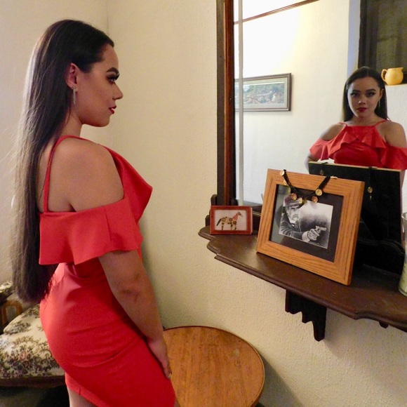 NWT Red Cold Shoulder Dress size Medium - Picture 6 of 8